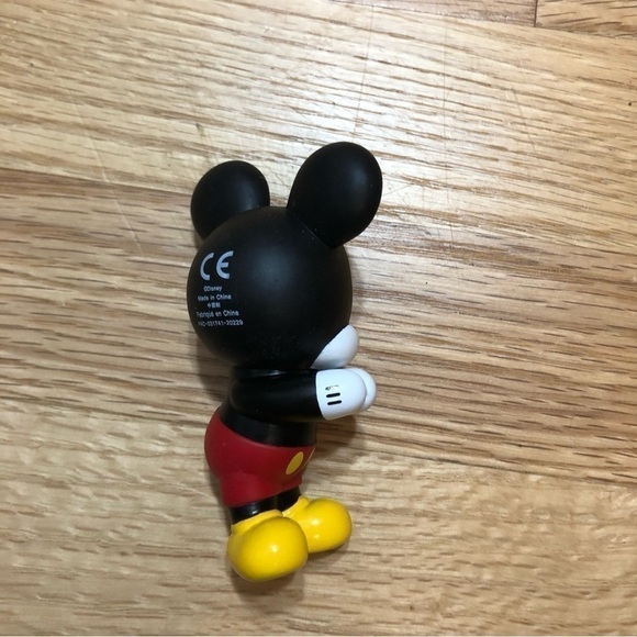 Disney Mickey Mouse Park Pal Black Red Attached to Shoulder Clothing Figure - Picture 2 of 3